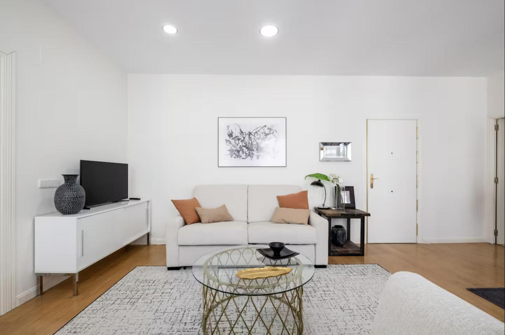 1 Bedroom 1 Bathroom Furnished - Sol - Bright Refurbished - Mintystay